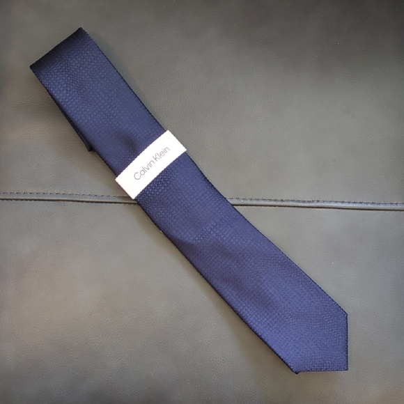 Calvin Klein Navy Blue Men's Tie - Picture 1 of 5